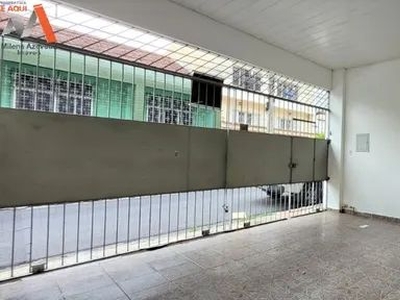 Casa espaçosa na rua Veiga Cabral