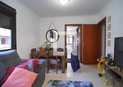 APARTAMENTO no 2º andar com 2 dormitórios