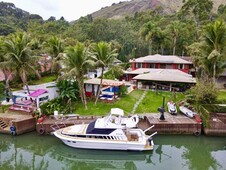 Casa em condomínio à venda no bairro Frade (Cunhambebe) em Angra dos Reis