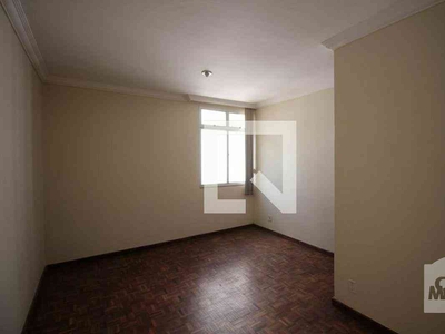 Apartamento com 3 quartos à venda no bairro Santa Mônica, 135m²