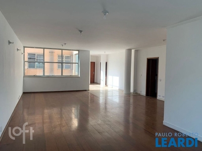 Apartamento à venda em Bom Retiro com 200 m², 3 quartos, 1 suíte, 1 vaga