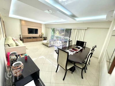 Apartamento à venda em Lagoa com 136 m², 2 quartos, 1 suíte