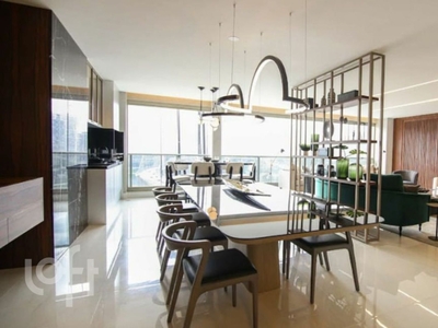Apartamento à venda em Morumbi com 186 m², 4 quartos, 4 suítes, 2 vagas