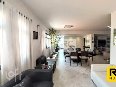 Apartamento à venda em Serra com 174 m², 4 quartos, 1 suíte, 2 vagas