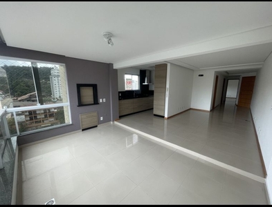 Apartamento no Bairro Vila Nova em Blumenau com 2 Dormitórios (2 suítes)