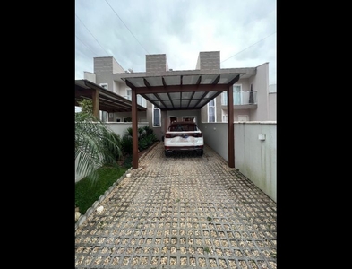 Casa no Bairro Água Verde em Blumenau com 2 Dormitórios (2 suítes) e 124 m²