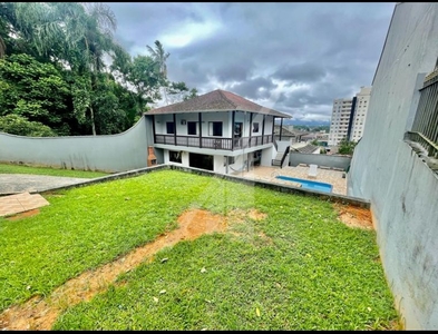 Apartamento no Bairro Vorstadt em Blumenau com 3 Dormitórios (2 suítes) e 198 m²