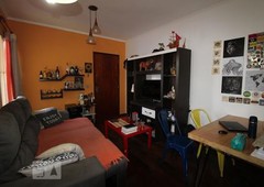 APARTAMENTO no 1º andar com 2 dormitórios e 1 garagem