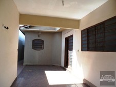 Casa à venda no bairro Centro em Jaú