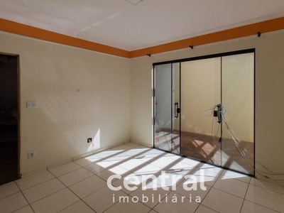 Casa residencial à locação, 02 dormitórios, 80m²- Nova Esperança