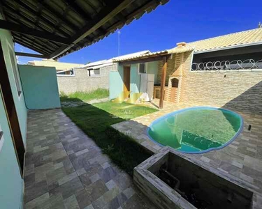 Linda casa de 2 quartos, área gourmet e piscina em Unamar - Cabo Frio - RJ