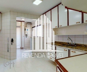 Apartamento à venda em Alto de Pinheiros com 104 m², 2 quartos, 1 suíte, 2 vagas