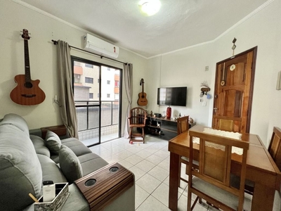 Apartamento em Vila Tupi, Praia Grande/SP de 48m² 1 quartos à venda por R$ 244.000,00