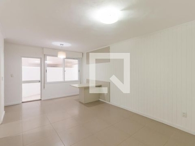 APARTAMENTO no 1º andar com 2 dormitórios