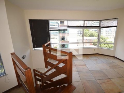 APARTAMENTO no 5º andar com 4 dormitórios e 4 garagens