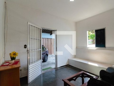 CASA com 6 dormitórios e 1 garagem