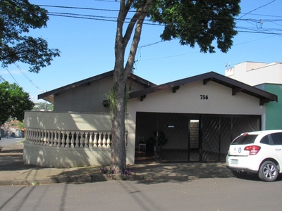 Casa em Jardim Monumento, Piracicaba/SP de 190m² 3 quartos para locação R$ 2.300,00/mes