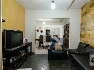 Casa com 3 quartos à venda no bairro Glória, 228m²
