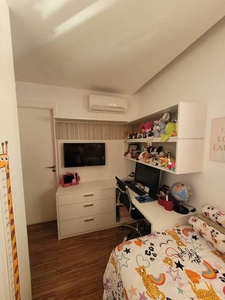 Apartamento com 2 Quartos e 3 banheiros à Venda, 81 m² por R$ 810.000