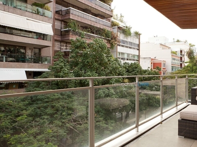 Apartamento moderno perto da praia em Ipanema para aluguel de...