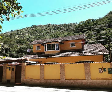 Casa em Pedro do Rio, Petrópolis/RJ de 240m² 5 quartos à venda por R$ 679.000,00