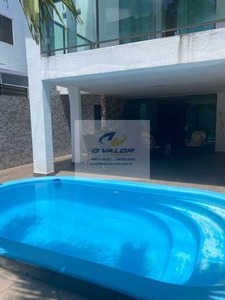 Vendo Casa com 200 m², 4 quartos s/ 2 suítes + DCE, closet, sala ampla, piscina e 4 vagas