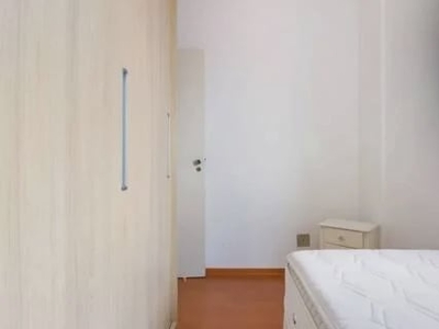Apartamento com 3 Quartos e 2 banheiros à Venda, 64 m² por R$ 350.000
