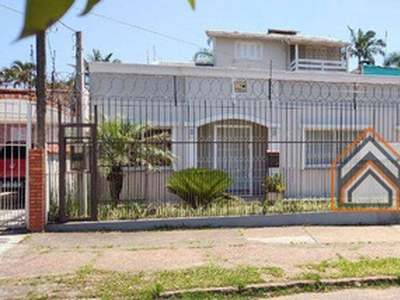 Casa Com 5 Dormitórios À Venda, 270 M² Por R$ 650.000,00