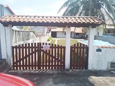 Casa Linear, 3 Quartos, Piscina e Area de Churrasqueira em Marica-Cordeirinho. Bairro de Praia.