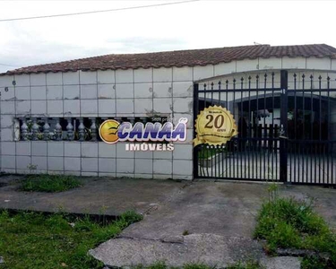 Casa com piscina no Balneário Itaguai, Mongaguá - R$ 300 mil