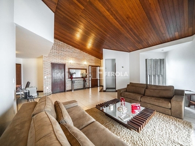 Apartamento à venda com 5 quartos ou + no Lago Norte, Brasília