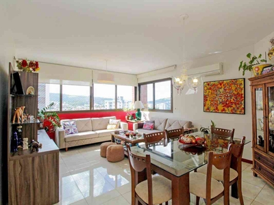 Apartamento com 3 quartos para alugar no bairro Jardim do Salso, 98m²