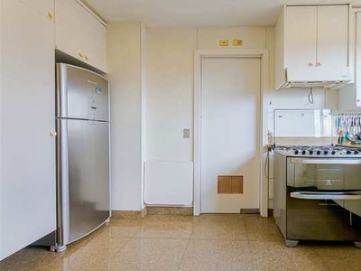 Apartamento Padrão, 4 dormitórios na Rua Bahia