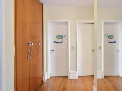 Apartamento Padrão, 4 dormitórios na Rua Camillo Nader