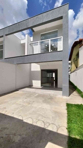 Casa com 3 quartos à venda no bairro Espírito Santo, 140m²