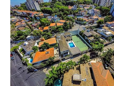 Casa Padrão, 3 dormitórios na Rua Professor Nicolau De Morais Barros