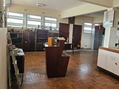 Sala para alugar no bairro Centro, 158m²