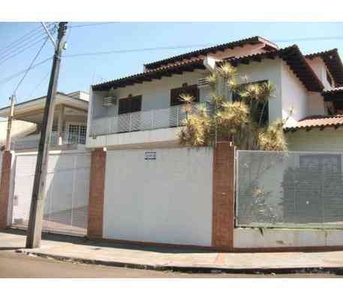 Casa com 4 quartos à venda no bairro Parque Osvaldo Sella, 550m²