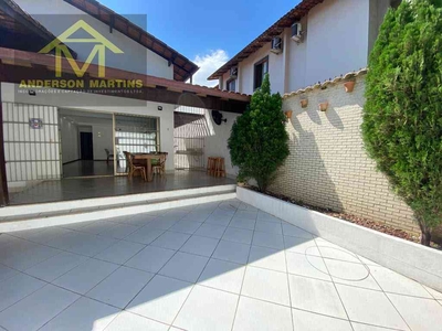 Casa com 5 quartos à venda no bairro Centro de Vila Velha, 310m²