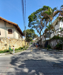 Casa inteira para locação no Butantã (leia a descrição)