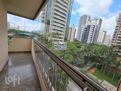 Apartamento à venda em Campo Belo com 161 m², 3 quartos, 3 suítes, 3 vagas