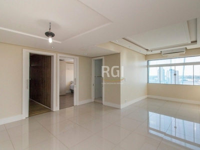 Apartamento à venda por R$ 330.000