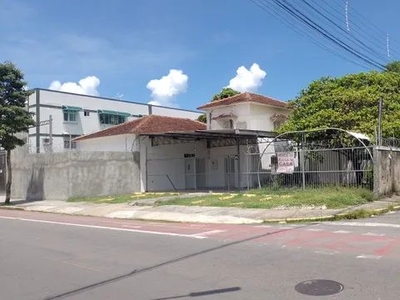 Casa-Aluga-se/Vende-se 13.500/2,5 milhões