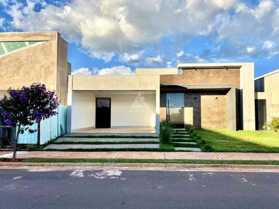 Casa com 3 quartos à venda no bairro Brasília/Plano Piloto, 170m²