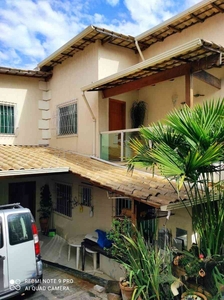 Casa com 3 quartos à venda no bairro Céu Azul, 128m²