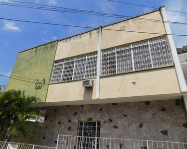 Casa duplex para aluguel e venda possui 224 m2 com 4 quartos em Centro - Nova Iguaçu - RJ