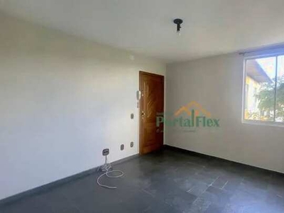 Apartamento com 3 dormitórios para alugar, 64 m² por R$ 1.650,00/mês - Valparaíso - Serra
