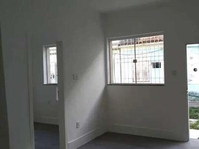 Casa de vila na Av. Monsenhor Félix para aluguel com 37m2, 2 quartos, área de serviço e va