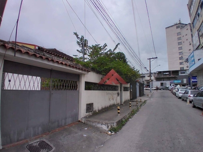 Casa em Centro, São Gonçalo/RJ de 122m² 3 quartos à venda por R$ 1.799.000,00