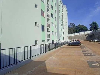 Apartamento Para Alugar por R$900.00 No Residencial Recanto Verde - Rua Volochem 415 Univ